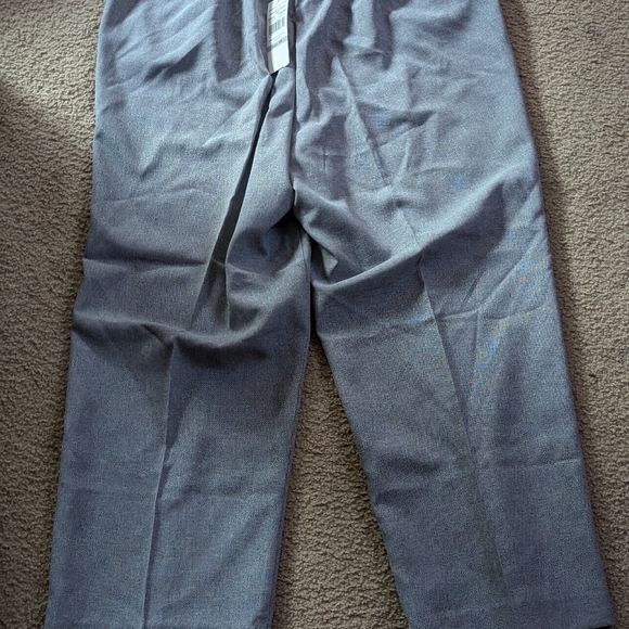 New with Tags Alfred Dunner Classic Fit Gray Straight Leg Pants Size 18 - Picture 6 of 9